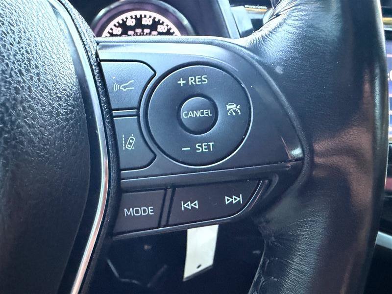 Used 2020 Toyota Camry SE FWD image 38