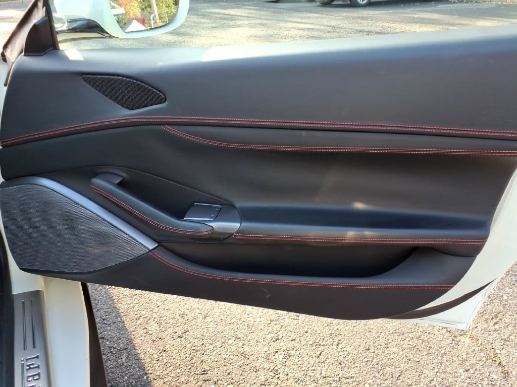 Used 2019 Ferrari Portofino RWD image 10