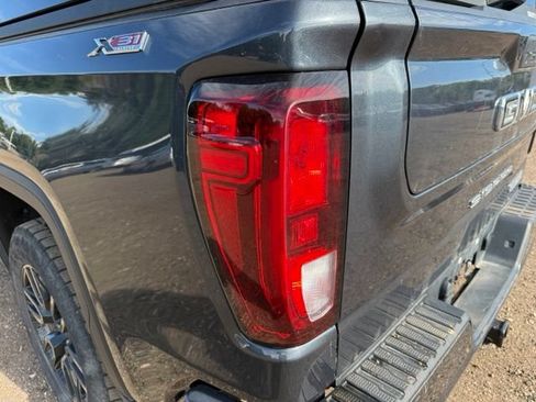 Used 2022 GMC Sierra 1500 Elevation w/ LPO, Elevation Black Package AWD/4WD image 13