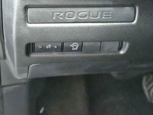 Used 2023 Nissan Rogue S AWD/4WD image 14