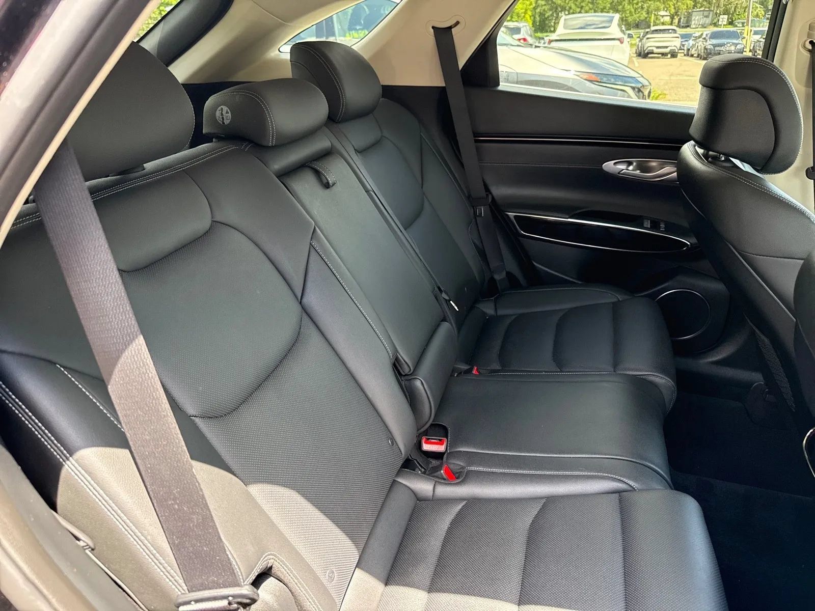 Used 2025 Genesis GV70 2.5T AWD/4WD image 14