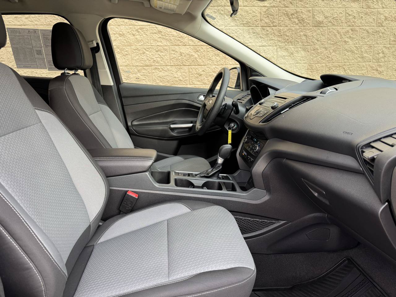 Used 2017 Ford Escape SE AWD/4WD image 18