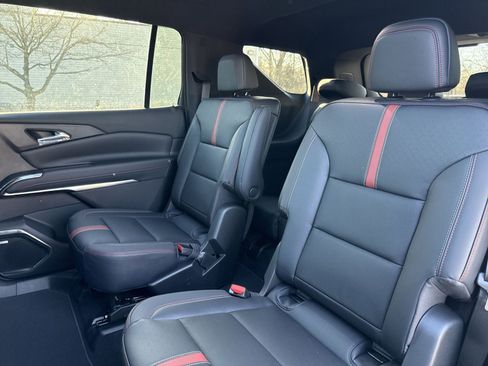 New 2026 Chevrolet Traverse RS image 18