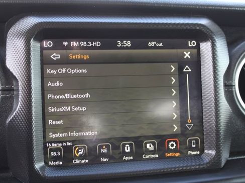 Used 2021 Jeep Wrangler Unlimited Sahara image 35