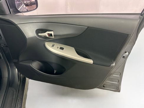 Used 2010 Toyota Corolla S FWD image 28