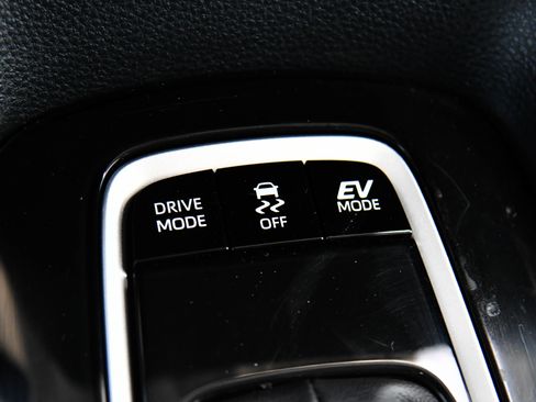 Used 2025 Toyota Corolla LE w/ Convenience Package FWD image 25