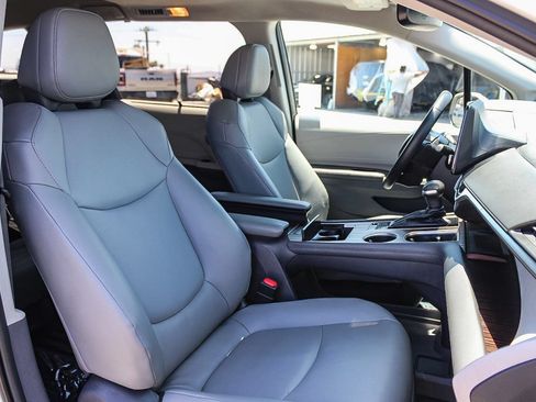 Used 2021 Toyota Sienna XLE w/ XLE Plus Package FWD image 16