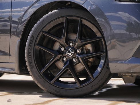 Used 2024 Honda Civic Sport image 3