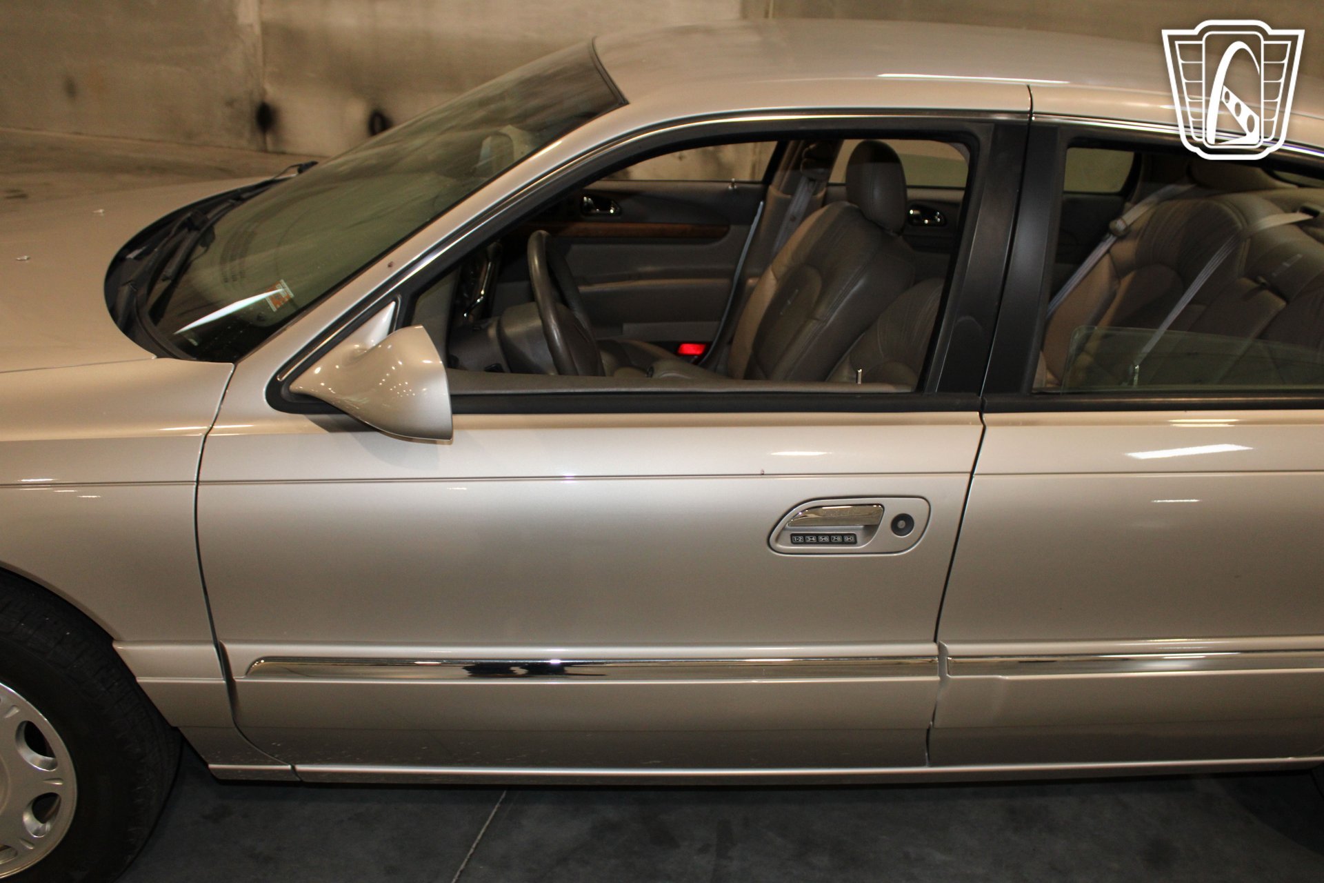 Used 1999 Lincoln Continental FWD image 27