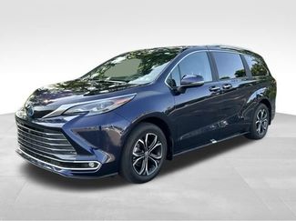 Used 2025 Toyota Sienna Platinum AWD/4WD 360° Tour