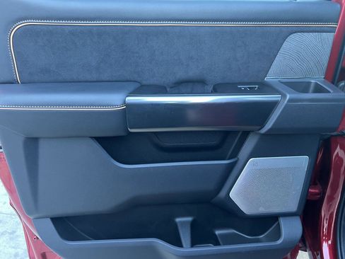 Used 2024 Ford F250 Platinum image 12