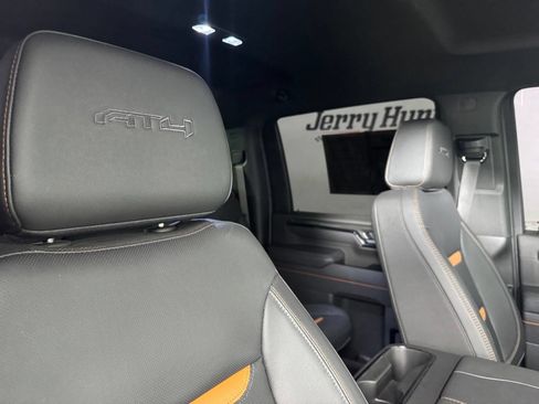 Used 2025 GMC Sierra 2500 AT4 AWD/4WD image 40