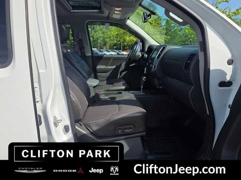 Used 2017 Nissan Frontier PRO-4X w/ Pro-4x Luxury Package AWD/4WD image 12