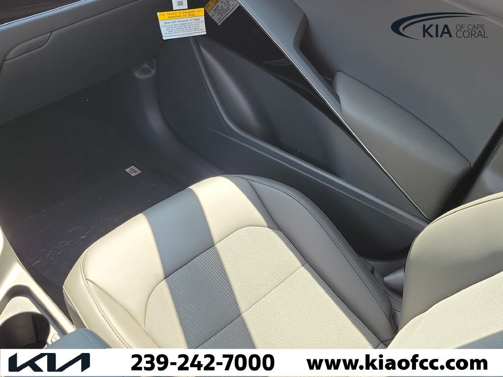 New 2025 Kia Niro Wind w/ Wind Preserve Package FWD image 18