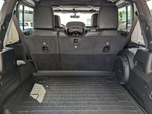 Used 2021 Jeep Wrangler Unlimited Sahara AWD/4WD image 23