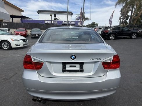 Used 2008 BMW 328i Sedan w/ Premium Pkg RWD image 3