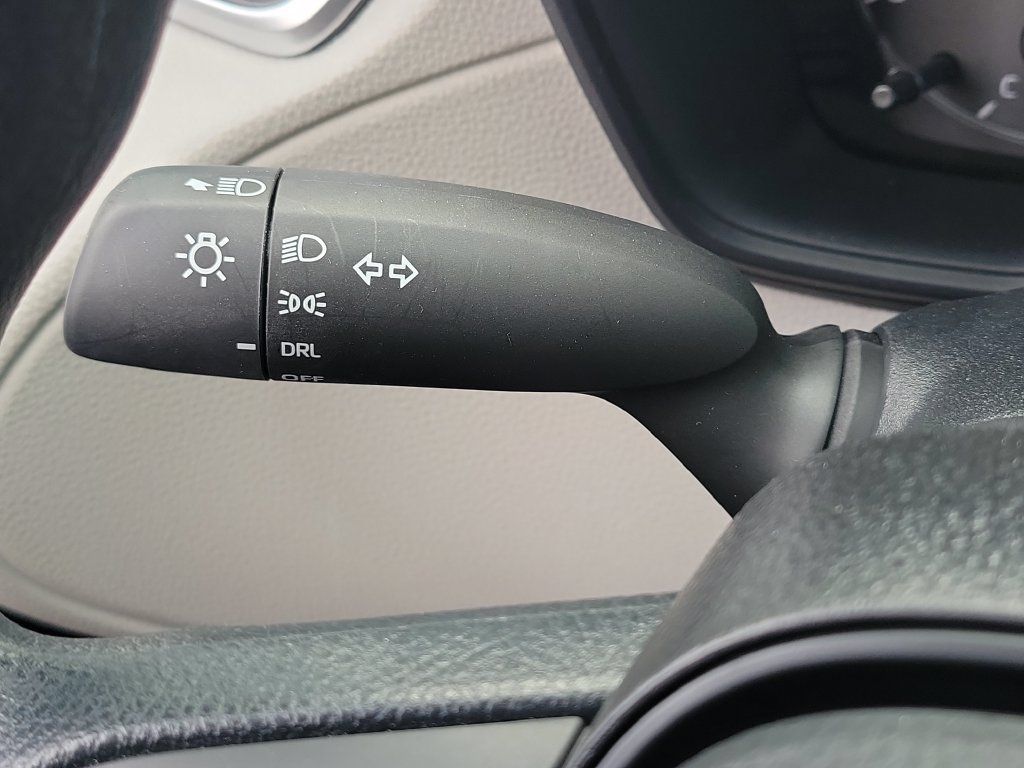 Used 2023 Toyota Corolla Cross L FWD image 11