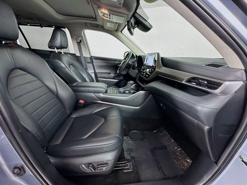 Used 2023 Toyota Highlander XLE image 31