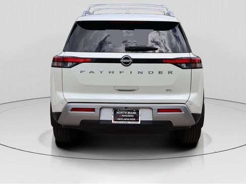 Used 2024 Nissan Pathfinder SL FWD image 6