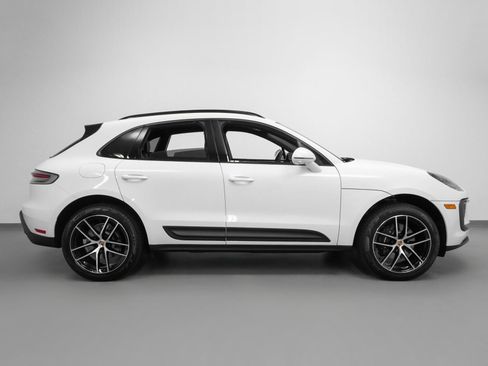 Used 2025 Porsche Macan image 13