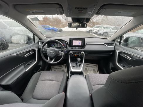 Used 2020 Toyota RAV4 XLE image 29