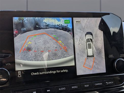 Used 2023 Nissan Pathfinder Platinum image 20