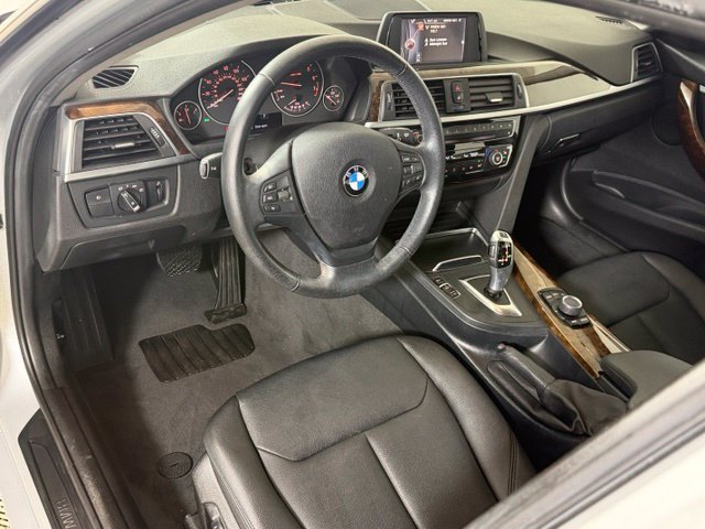 Used 2016 BMW 320i xDrive Sedan AWD/4WD image 10