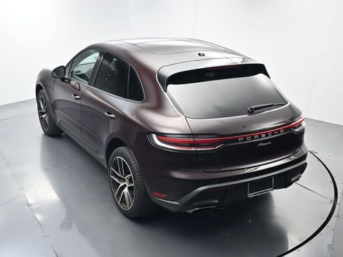 Certified 2025 Porsche Macan AWD/4WD image 33