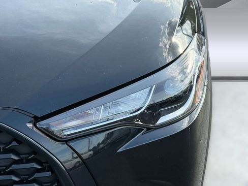 Used 2025 Toyota Corolla Cross LE image 10