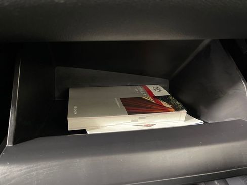 Used 2021 Toyota Corolla LE image 25