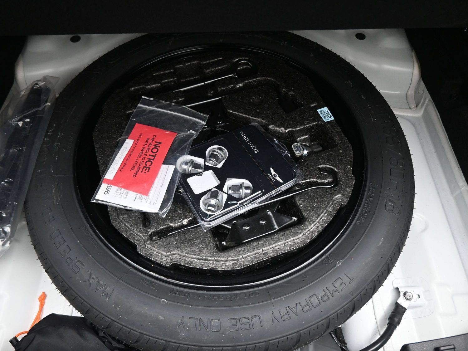 Used 2022 Genesis G70 3.3T RWD image 14