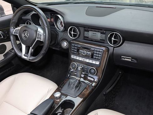 Used 2013 Mercedes-Benz SLK 250 image 35