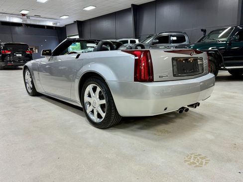 Used 2006 Cadillac XLR image 4