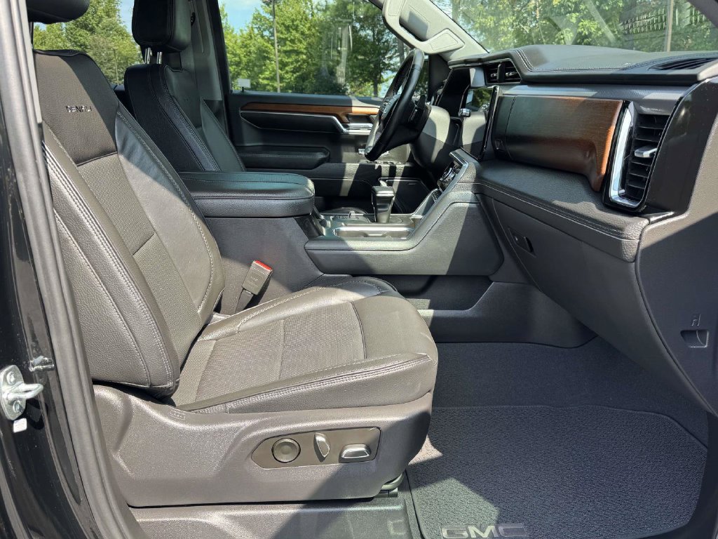 Used 2023 GMC Sierra 1500 Denali w/ Denali Reserve Package AWD/4WD image 14