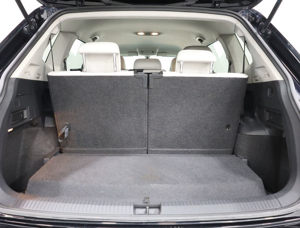 Used 2019 Volkswagen Tiguan SE w/ 3rd Row Seat Package AWD/4WD image 27