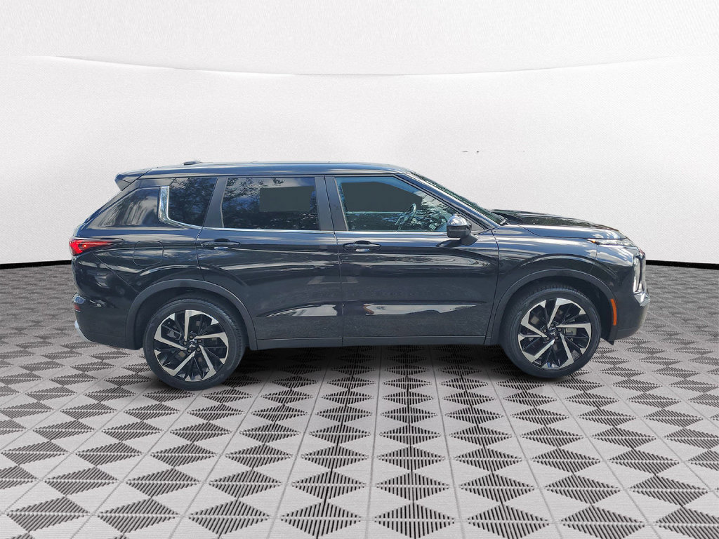 Used 2024 Mitsubishi Outlander SE FWD image 4