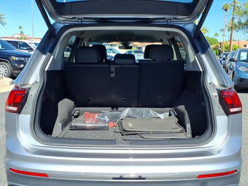 Certified 2024 Volkswagen Tiguan SE image 16