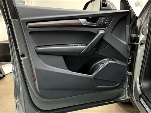 Used 2023 Audi Q5 2.0T Premium w/ Convenience Package AWD/4WD image 25