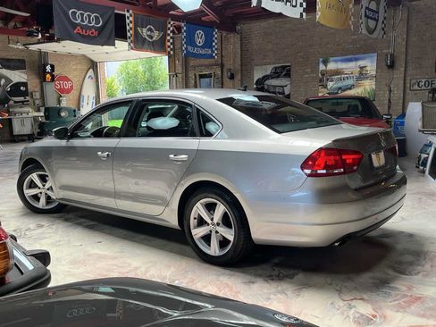 Used 2013 Volkswagen Passat 2.5 SE FWD image 5