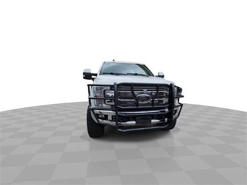 Used 2019 Ford F250 Lariat w/ Lariat Ultimate Package image 3