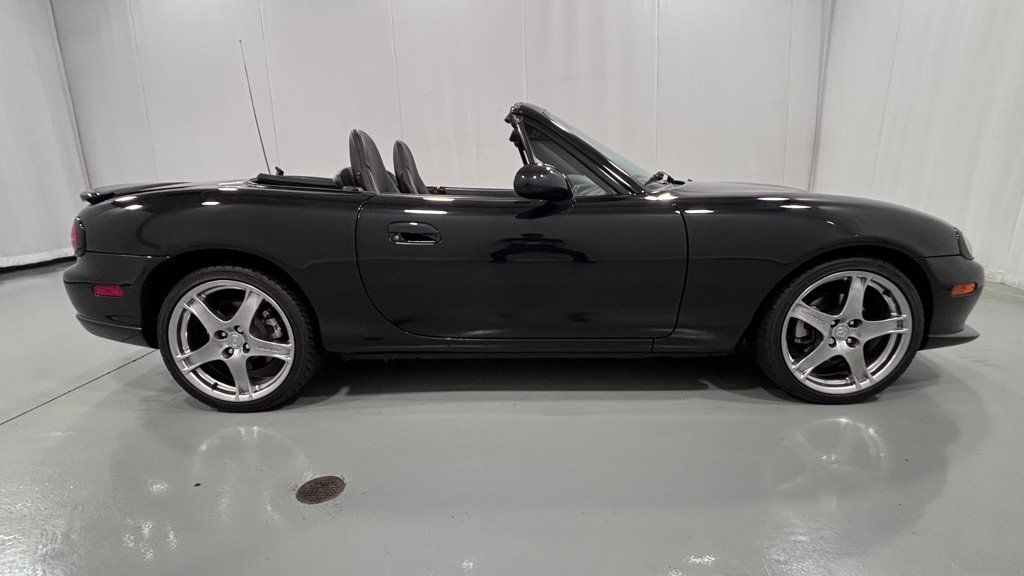 Used 2005 MAZDA MX-5 Miata MAZDASPEED RWD image 2