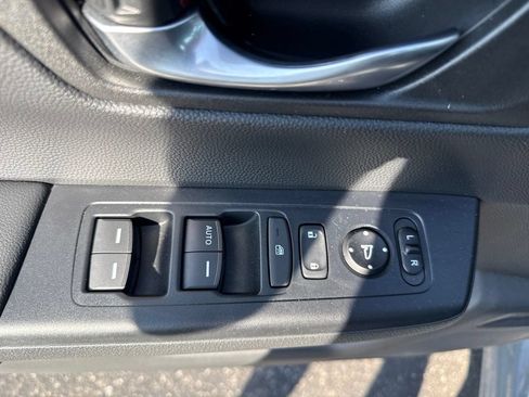 Used 2023 Honda CR-V LX image 18