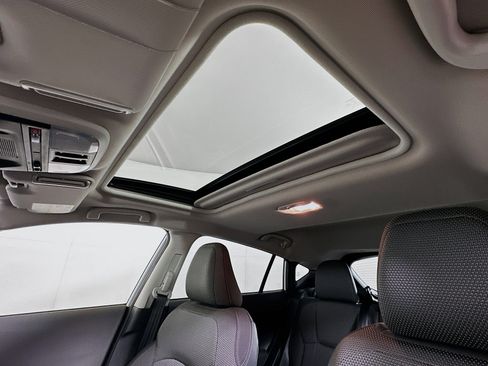 Used 2024 Subaru Crosstrek 2.0i Premium image 24