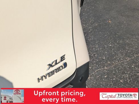 Used 2021 Toyota Sienna XLE FWD image 8