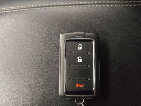 Used 2023 Jeep Grand Cherokee Laredo AWD/4WD image 32