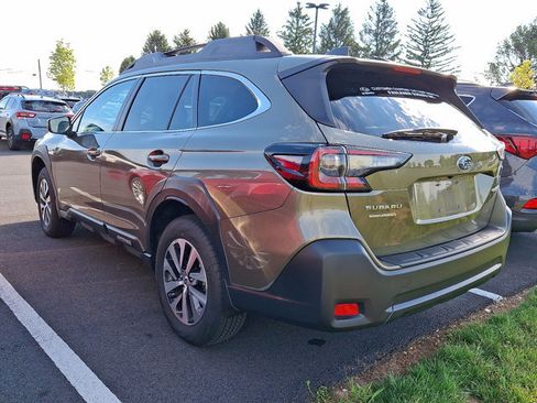 Certified 2025 Subaru Outback Premium AWD/4WD image 4