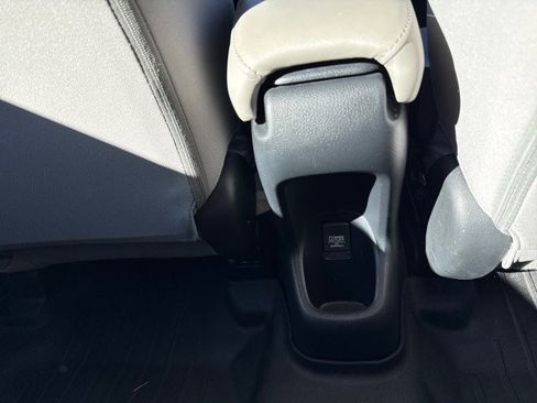 Used 2018 Honda HR-V LX image 38