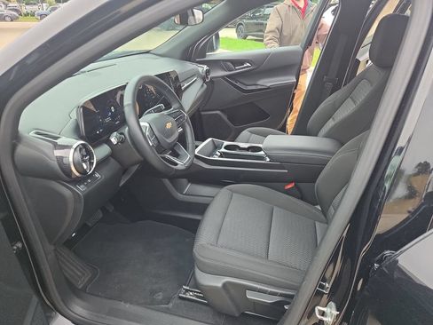 Used 2025 Chevrolet Equinox LT FWD image 10