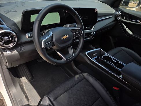 Used 2025 Chevrolet Equinox LT w/ Convenience Package II FWD image 15