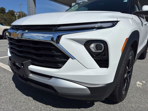 Used 2025 Chevrolet TrailBlazer LT image 14